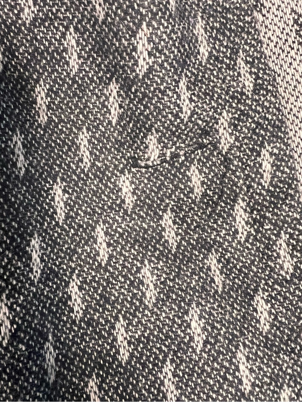 Grey patterned poncho - Picture 7 of 14